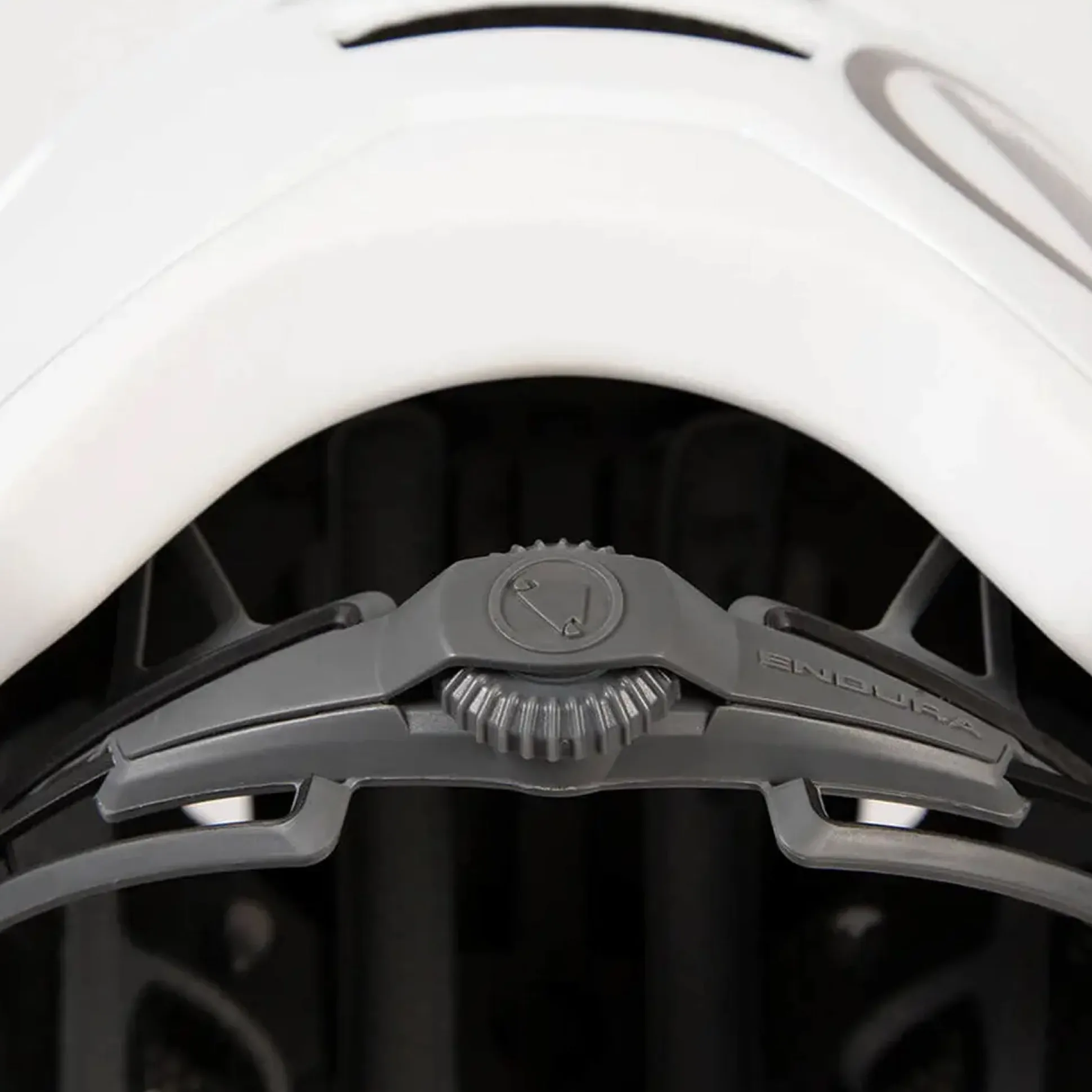 Casco Endura Hummvee Plus - Bianco