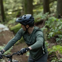 Casco Lazer Jackal KinetiCore - Nero