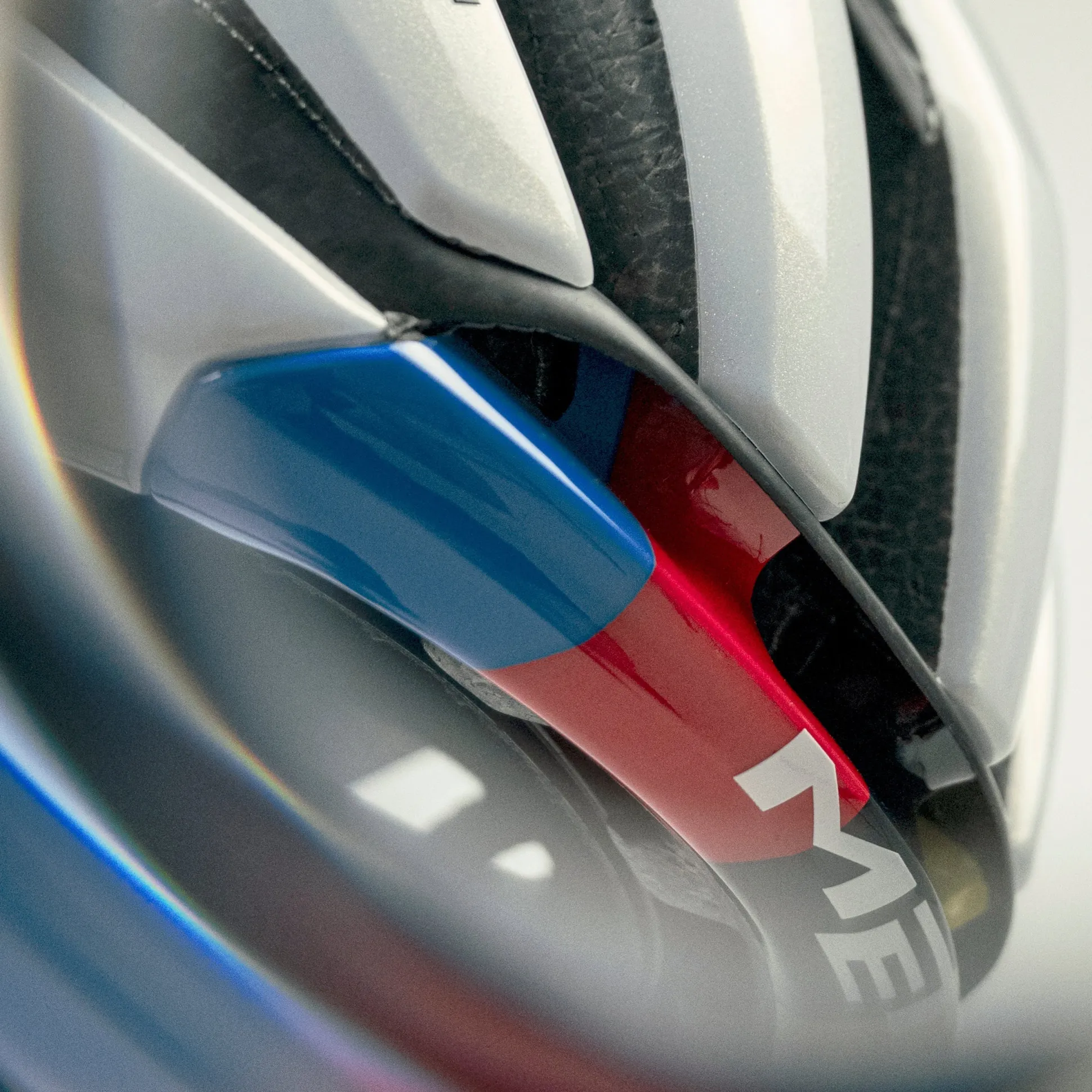 Casco Met Trenta 3K Carbon Mips Tadej Pogacar - Rainbow Limited Edition