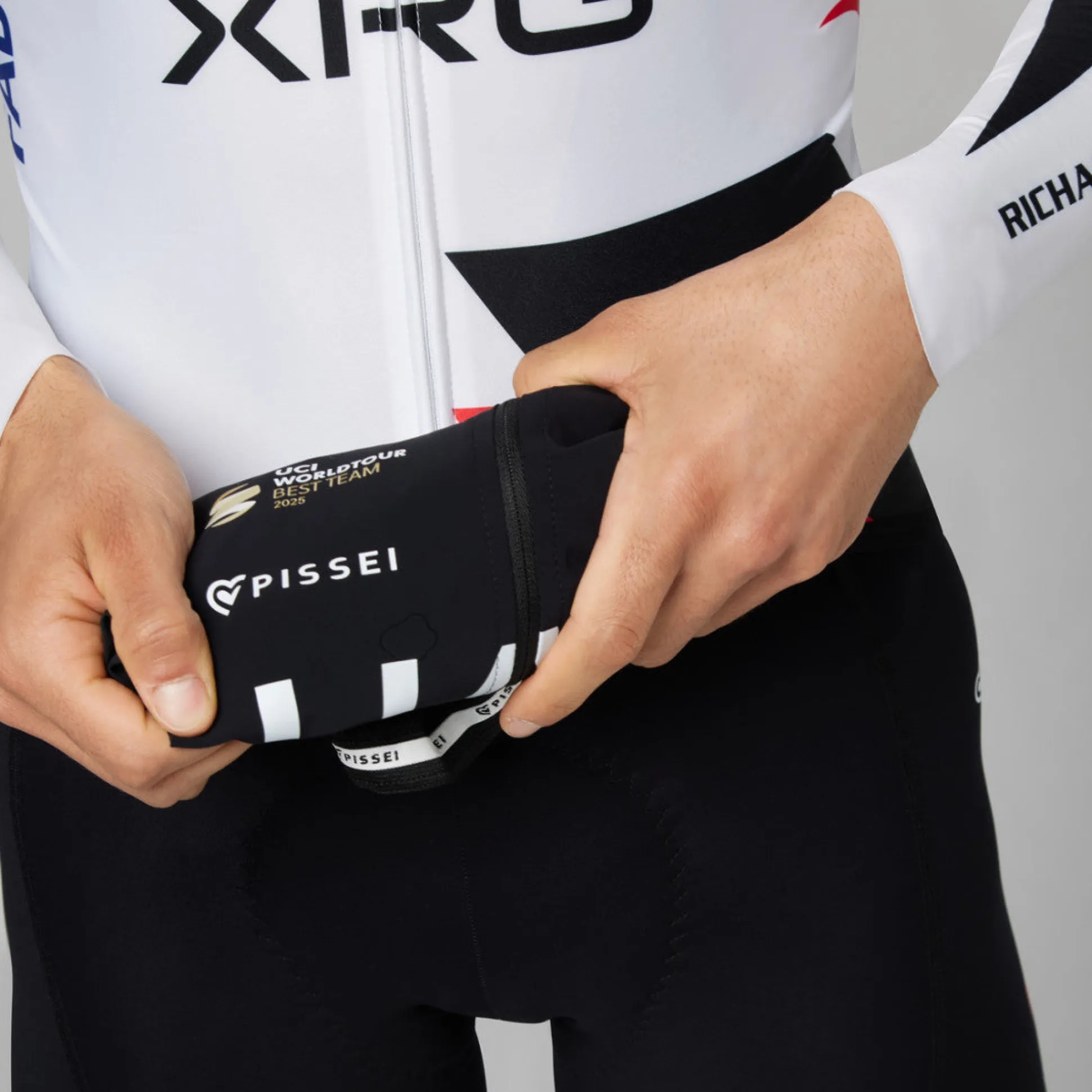 Gilet Pissei UAE Team Emirates - XRG 2026 Bufera