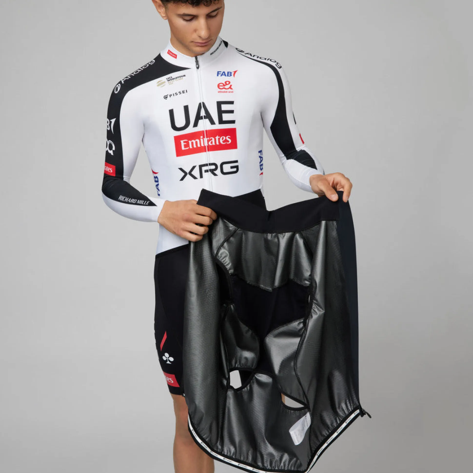 Gilet Pissei UAE Team Emirates - XRG 2026 Bufera