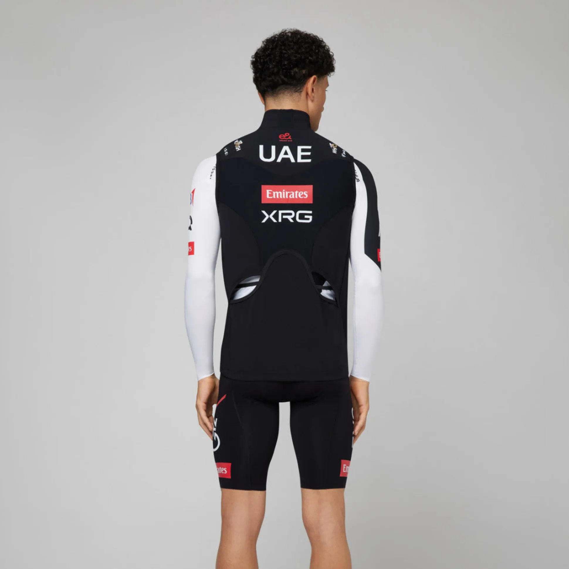 Gilet Pissei UAE Team Emirates - XRG 2026 Bufera