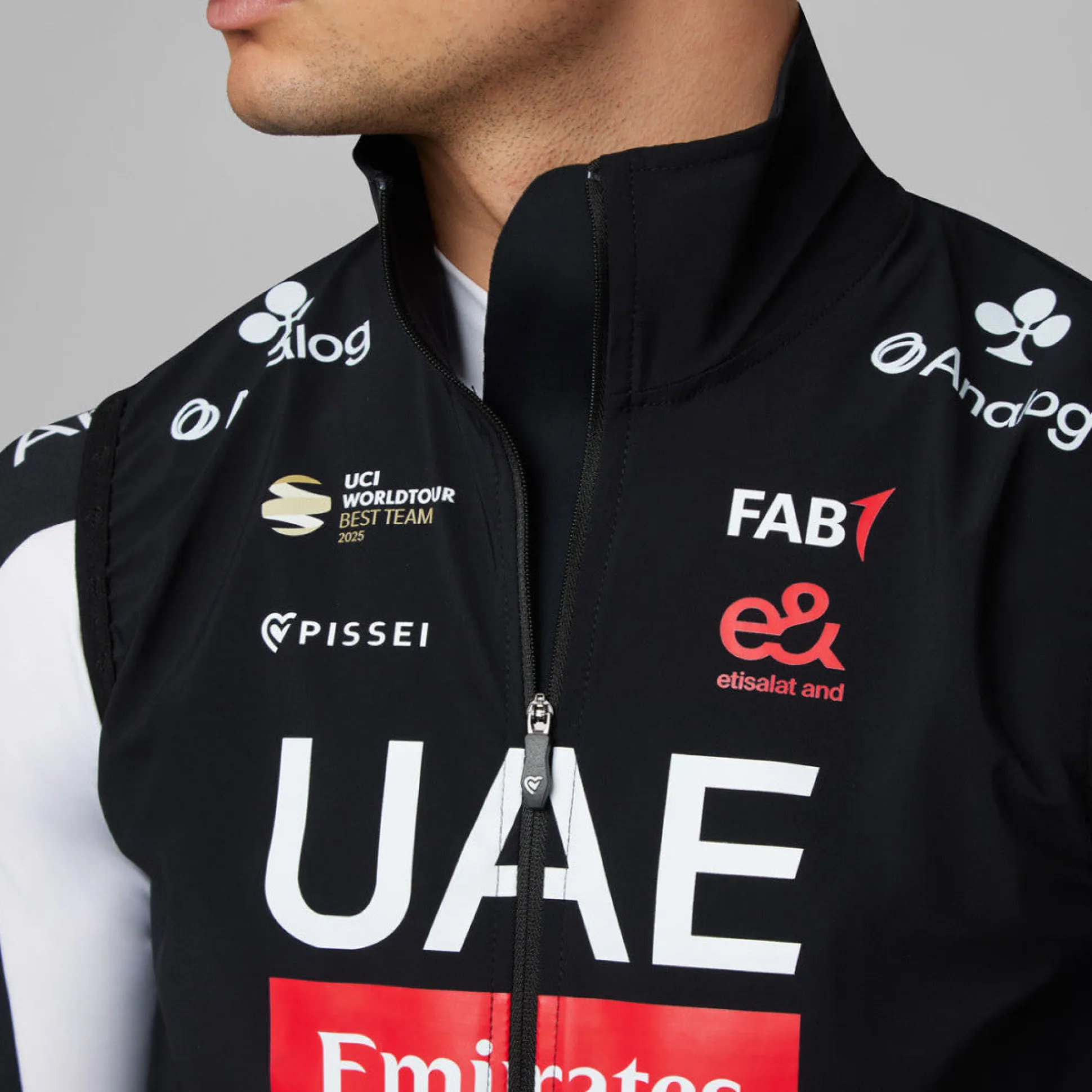Gilet Pissei UAE Team Emirates - XRG 2026 Bufera