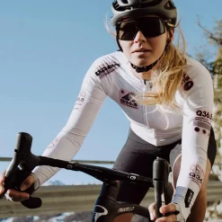 Maglia donna maniche lunghe Q36.5 Gregarius Hybrid Light Retrofuture - Bianco
