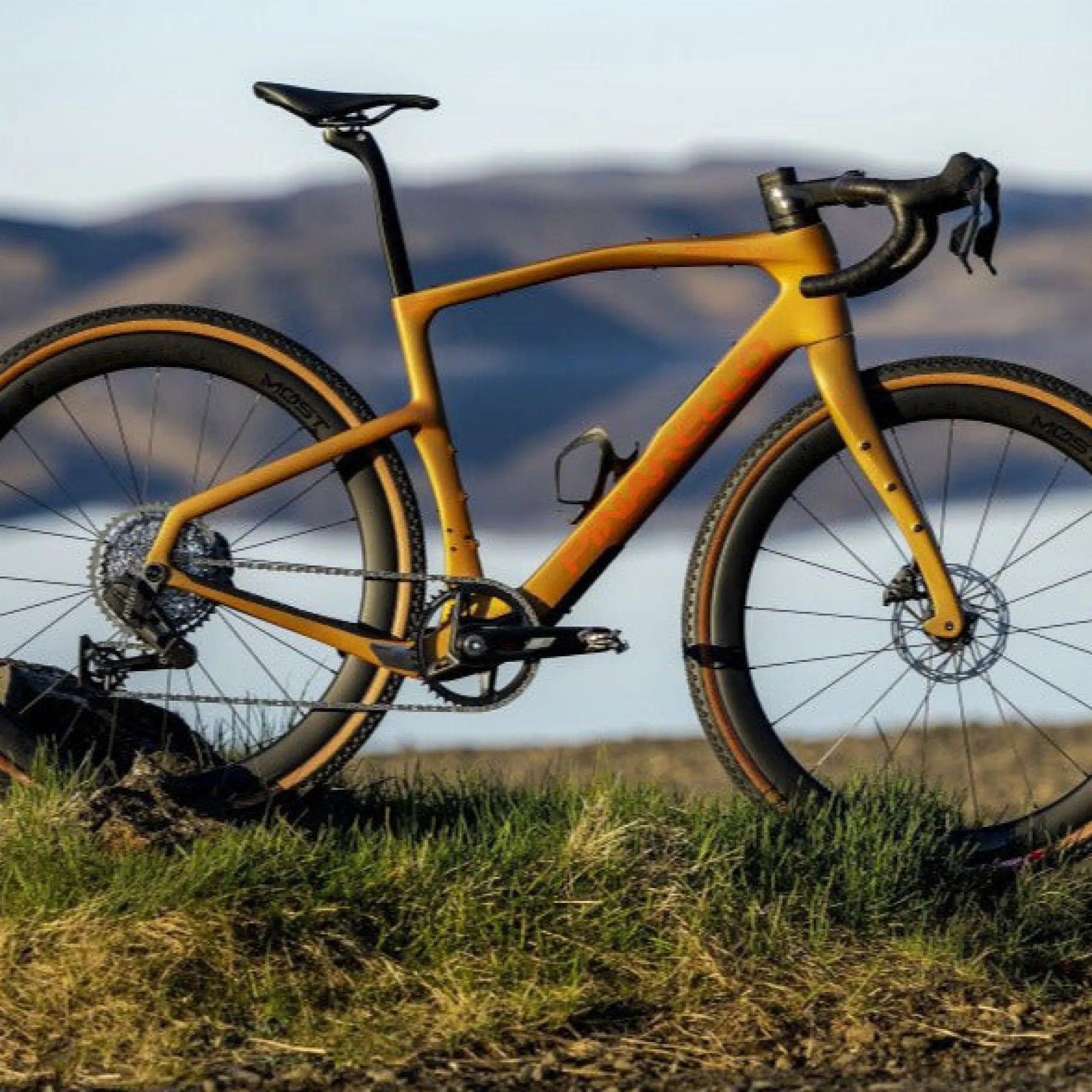 Pinarello Grevil F5 Rival AXS XPLR - Marrone